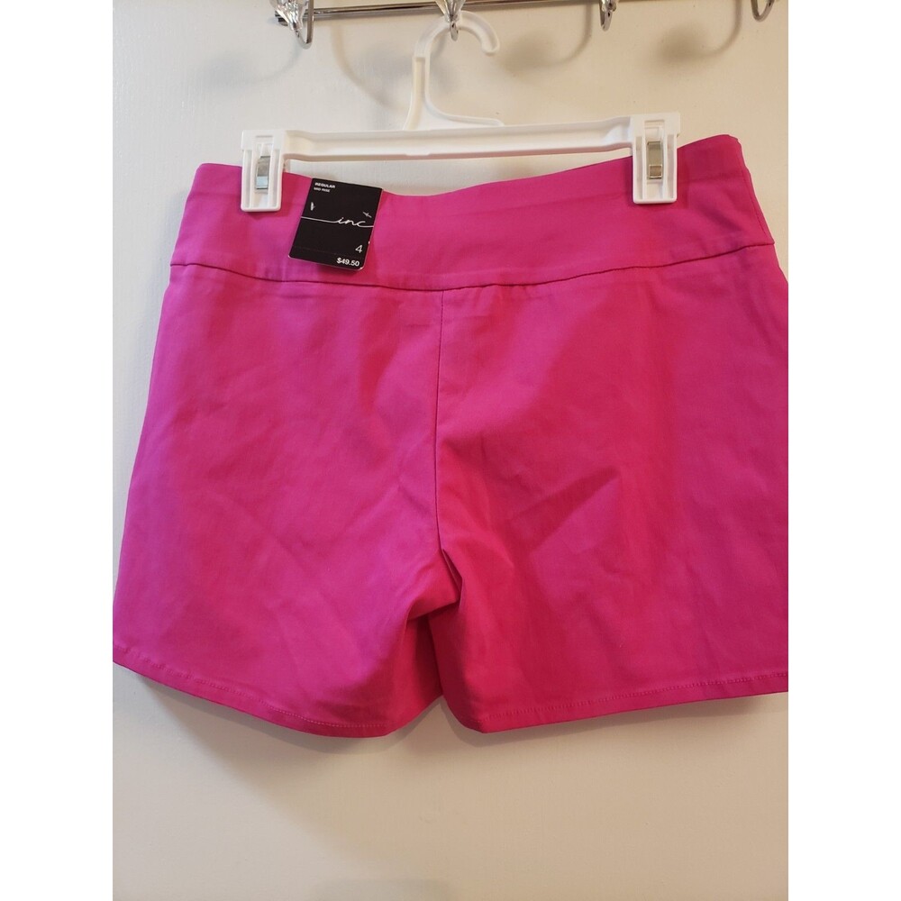 INC International Concepts Size 4 PullOn Curvy Mid rise Polished Coral Shorts